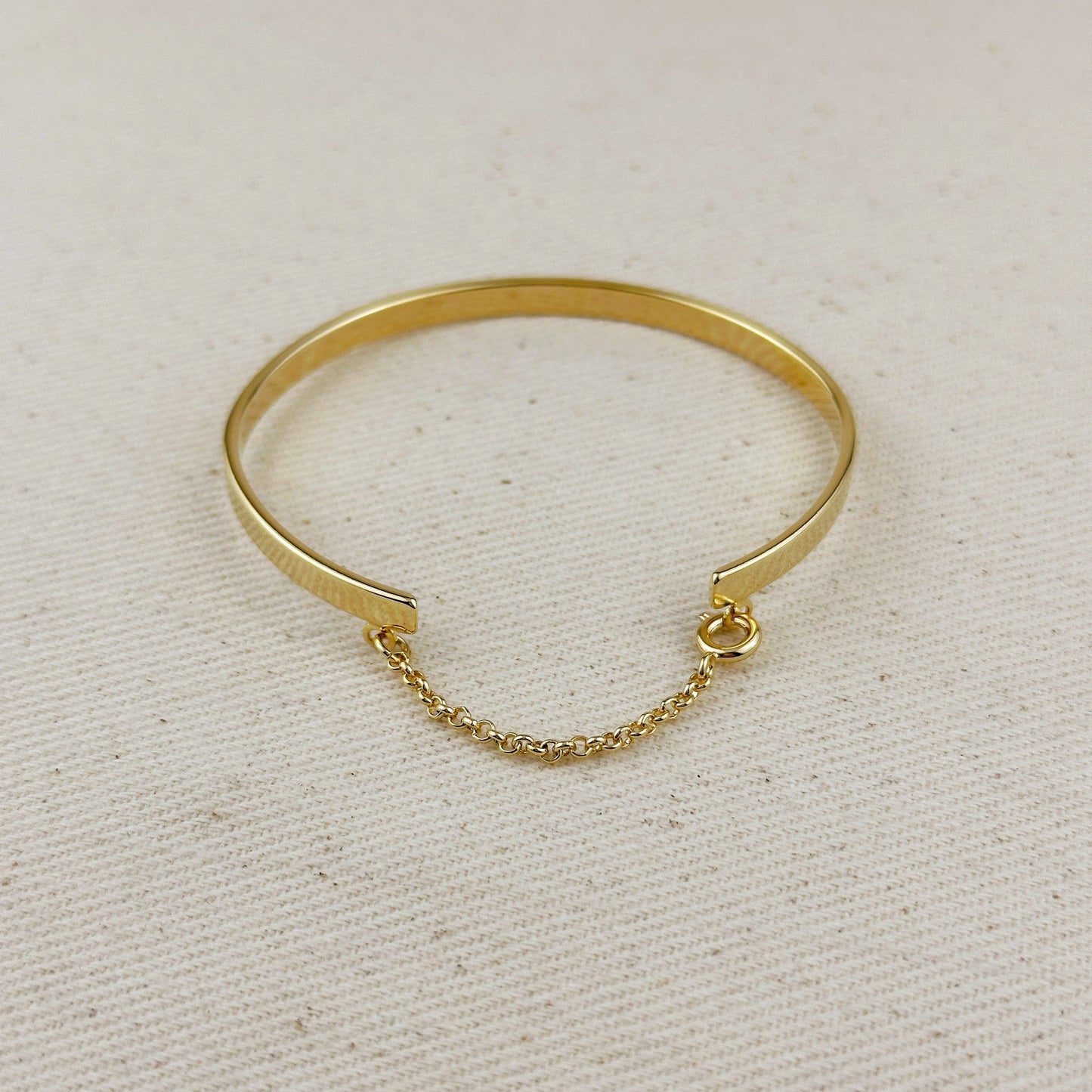 18k Gold Filled Polished Bangle With Chain