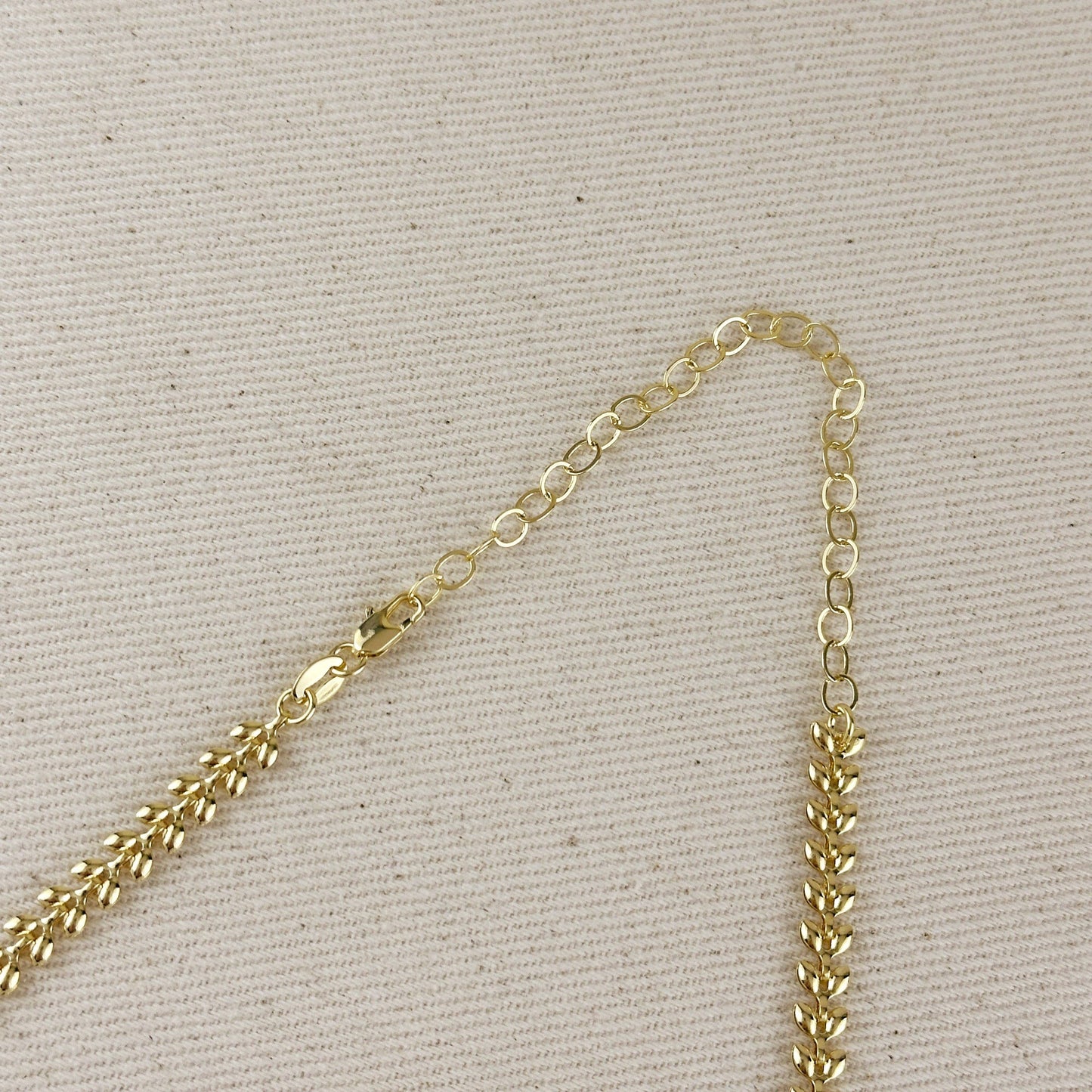 Leaf Choker Necklace – 18K Gold Filled