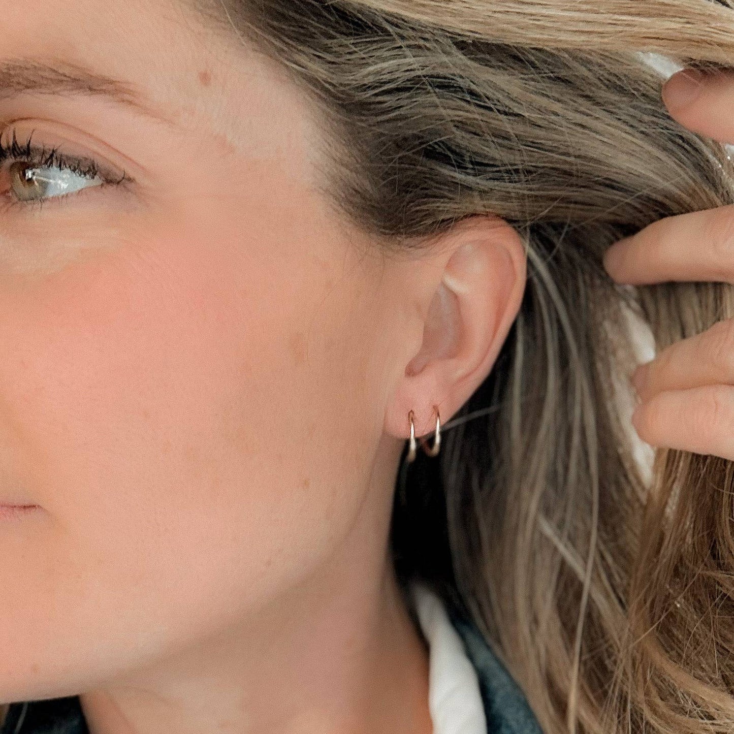 Twist-In Double Huggie Hoop Earrings - Hypoallergenic: Gold